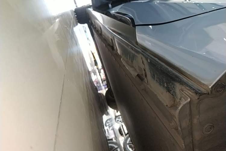 Used BYD Seal 2022 550 km Standard Range Rear-Wheel Drive Prestige Version Left Side Sill