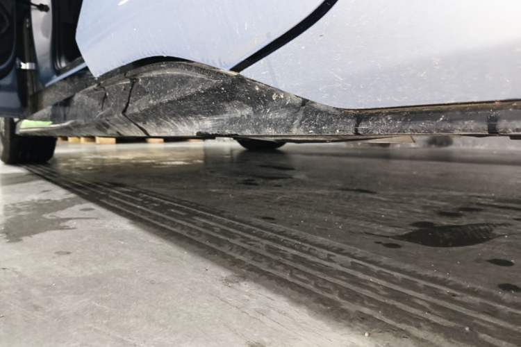 Used BYD Seal 2022 550 km Standard Range Rear-Wheel Drive Prestige Version Left Side Sill