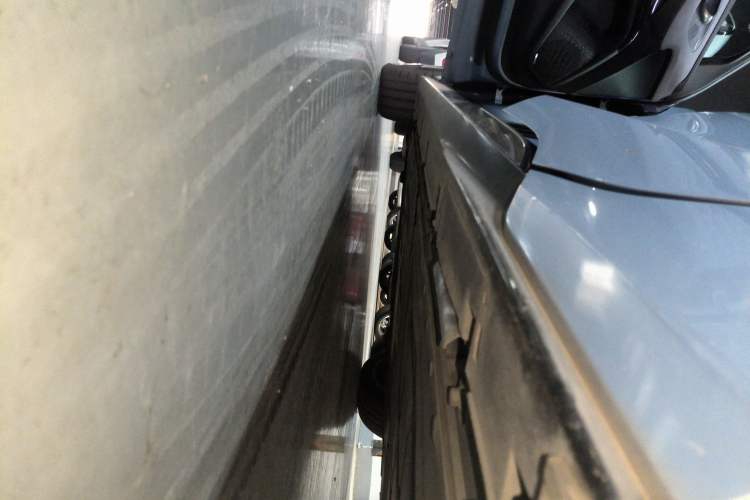 Used BYD Seal 2022 650 km All-Wheel-Drive Performance Version Left Side Sill