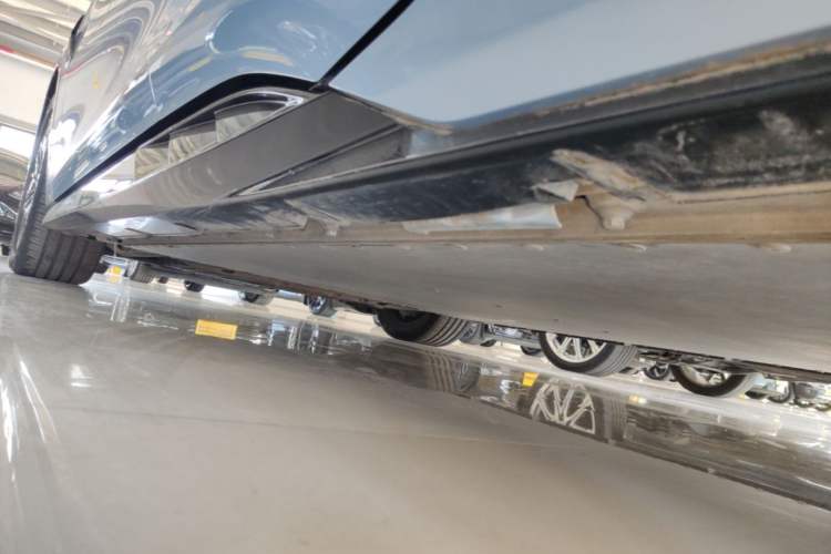 Used BYD Seal 2022 550 km Standard Range Rear-Wheel Drive Prestige Version Left Side Sill
