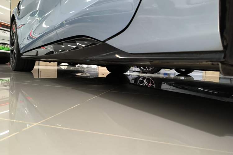Used BYD Seal 2022 650 km All-Wheel-Drive Performance Version Left Side Sill