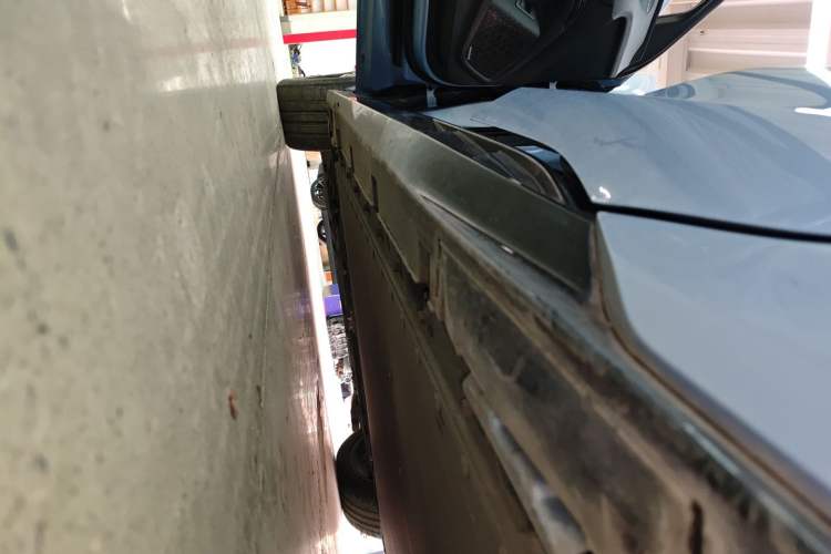 Used BYD Seal 2022 700 km Long-Range Rear-Wheel-Drive Version Left Side Sill