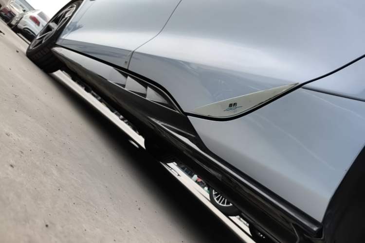 Used BYD Seal 2022 650 km All-Wheel-Drive Performance Version Left Side Sill