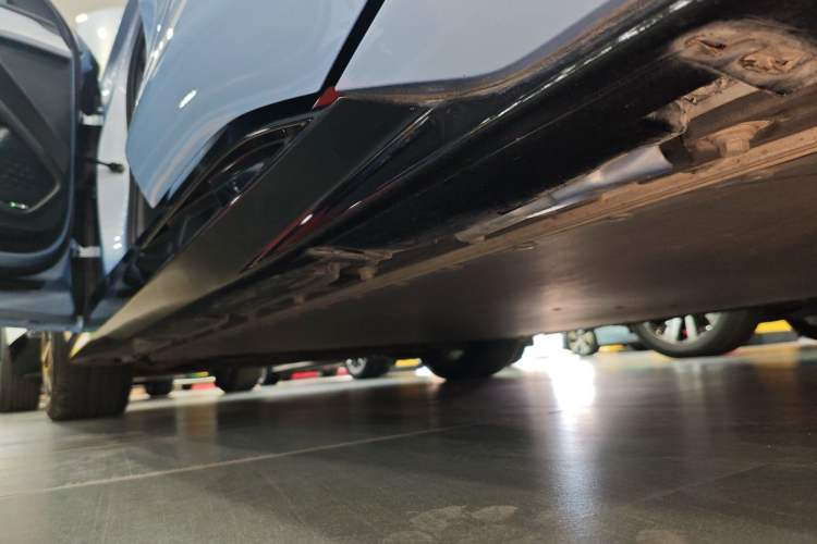 Used BYD Seal 2022 650 km All-Wheel-Drive Performance Version Left Side Sill