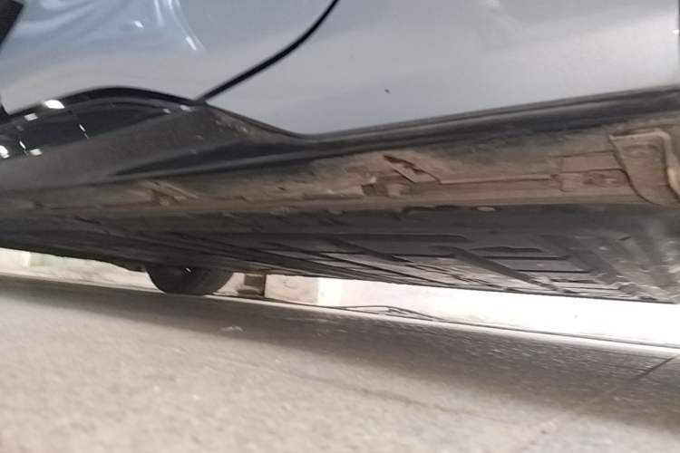 Used BYD Seal 2022 700 km Long-Range Rear-Wheel-Drive Version Left Side Sill