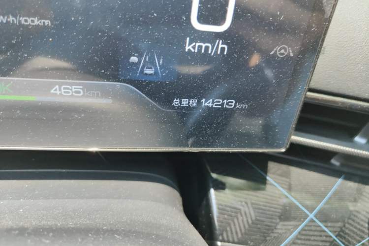 Used BYD Seal 2022 700 km Long-Range Rear-Wheel-Drive Version Odometer Close Up