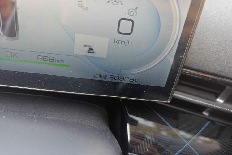 Used BYD Seal 2022 700 km Long-Range Rear-Wheel-Drive Version Odometer Close Up