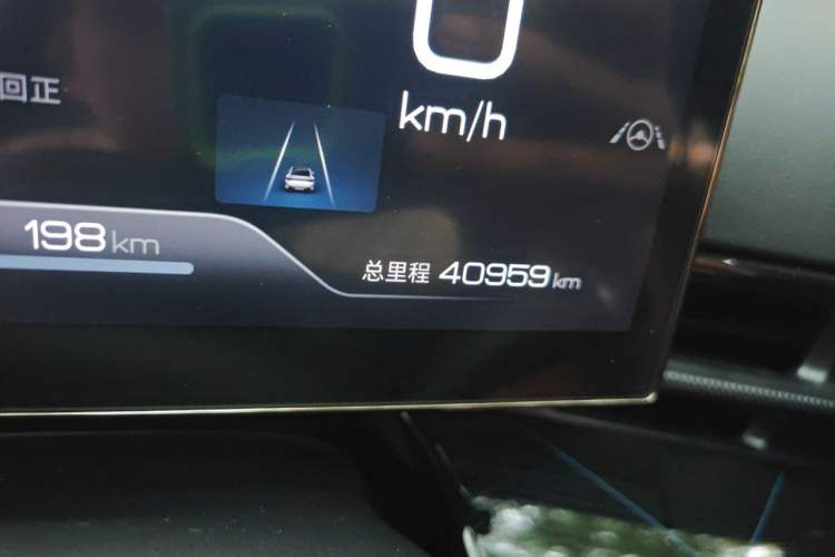Used BYD Seal 2022 650 km All-Wheel-Drive Performance Version Odometer Close Up