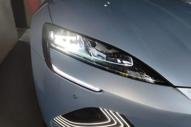 Used BYD Seal 2022 700 km Long-Range Rear-Wheel-Drive Version Right Front Headlight