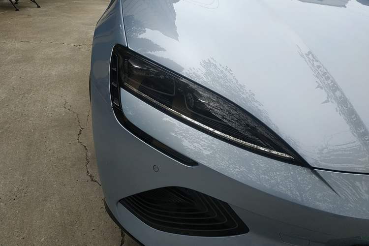 Used BYD Seal 2022 700 km Long-Range Rear-Wheel-Drive Version Right Front Headlight