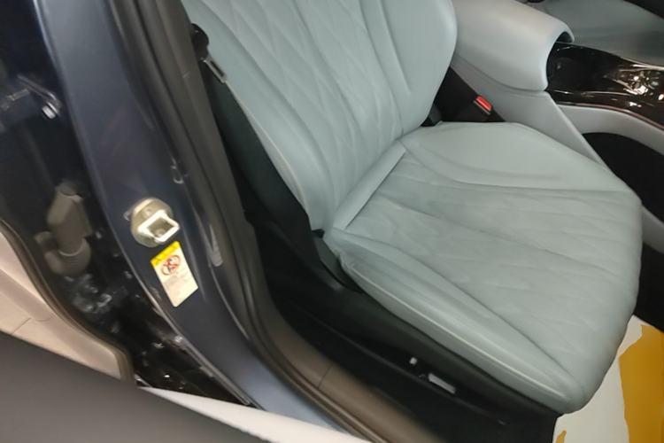 Used BYD Seal 2022 550 km Standard Range Rear-Wheel Drive Elite Version Right Front Seat