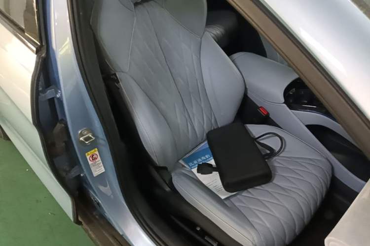 Used BYD Seal 2022 550 km Standard Range Rear-Wheel Drive Prestige Version Right Front Seat