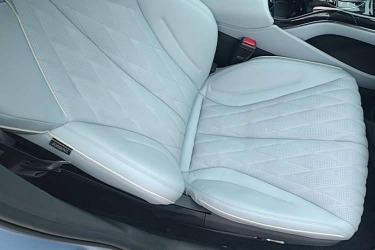 Used BYD Seal 2022 700 km Long-Range Rear-Wheel-Drive Version Right Front Seat