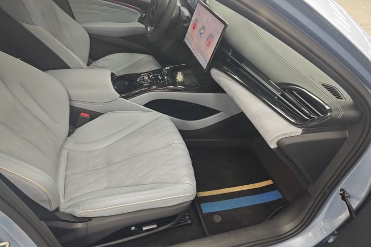 Used BYD Seal 2022 700 km Long-Range Rear-Wheel-Drive Version Right Front Seat