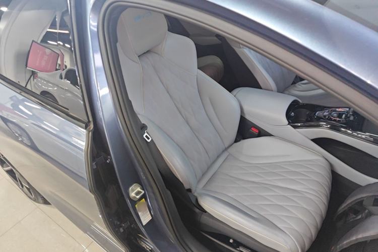 Used BYD Seal 2022 700 km Long-Range Rear-Wheel-Drive Version Right Front Seat