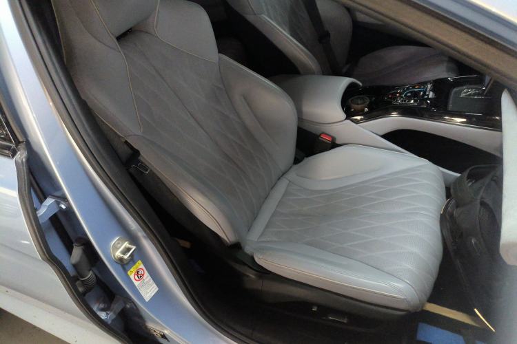 Used BYD Seal 2022 650 km All-Wheel-Drive Performance Version Right Front Seat