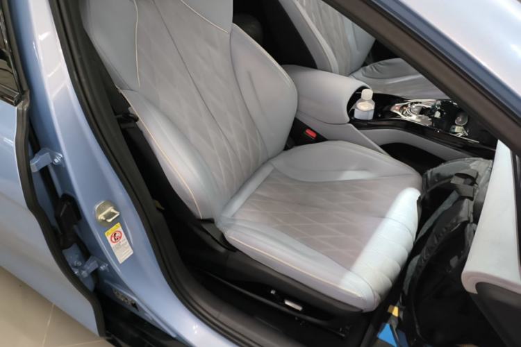 Used BYD Seal 2022 650 km All-Wheel-Drive Performance Version Right Front Seat