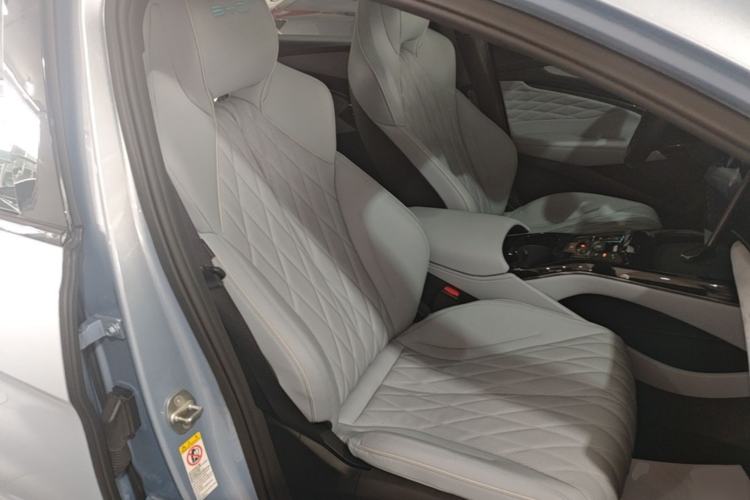 Used BYD Seal 2022 550 km Standard Range Rear-Wheel Drive Prestige Version Right Front Seat