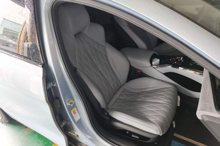 Used BYD Seal 2022 700 km Long-Range Rear-Wheel-Drive Version Right Front Seat