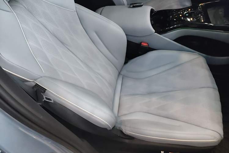 Used BYD Seal 2022 700 km Long-Range Rear-Wheel-Drive Version Right Front Seat