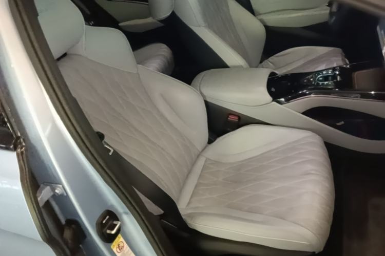 Used BYD Seal 2022 700 km Long-Range Rear-Wheel-Drive Version Right Front Seat