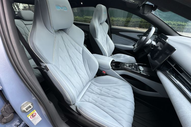 Used BYD Seal 2022 550 km Standard Range Rear-Wheel Drive Prestige Version Right Front Seat