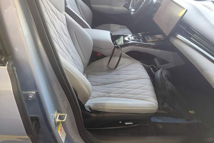 Used BYD Seal 2022 700 km Long-Range Rear-Wheel-Drive Version Right Front Seat