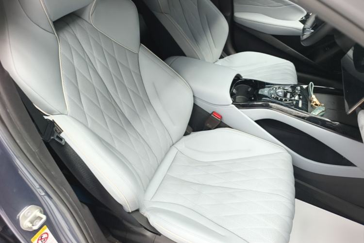 Used BYD Seal 2022 700 km Long-Range Rear-Wheel-Drive Version Right Front Seat