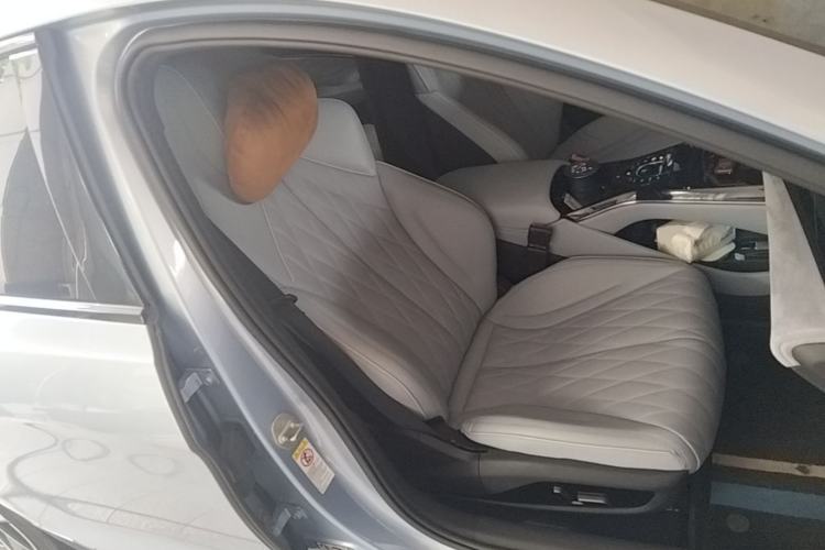 Used BYD Seal 2022 700 km Long-Range Rear-Wheel-Drive Version Right Front Seat