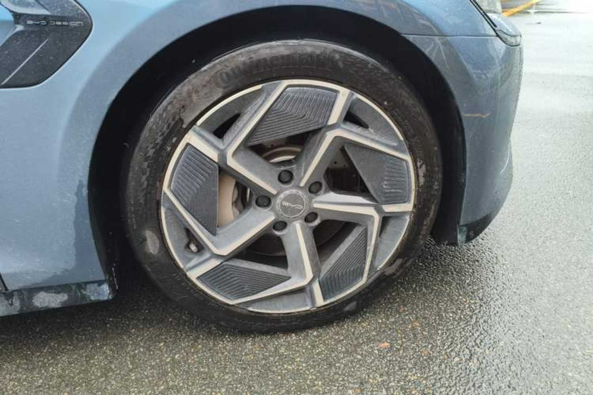 Used BYD Seal 2022 650 km All-Wheel-Drive Performance Version Right Front Wheel Hub