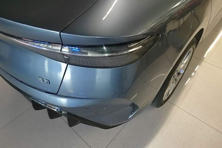 Used BYD Seal 2022 550 km Standard Range Rear-Wheel Drive Elite Version Right Rear Taillight