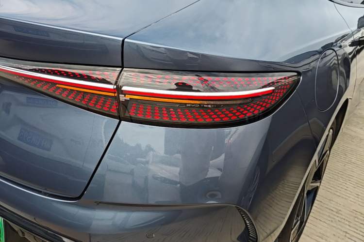 Used BYD Seal 2022 700 km Long-Range Rear-Wheel-Drive Version Right Rear Taillight