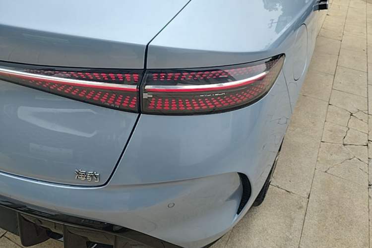 Used BYD Seal 2022 700 km Long-Range Rear-Wheel-Drive Version Right Rear Taillight