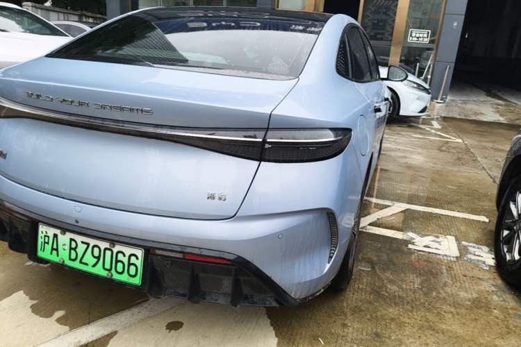 Used BYD Seal 2022 550 km Standard Range Rear-Wheel Drive Prestige Version Right Rear Taillight