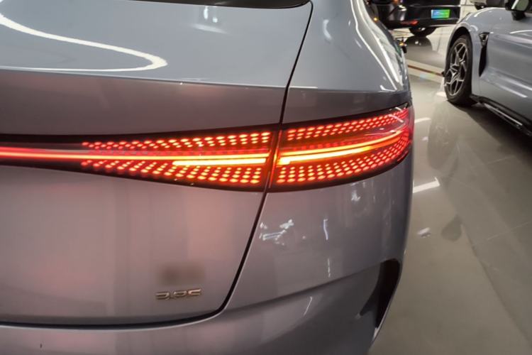 Used BYD Seal 2022 650 km All-Wheel-Drive Performance Version Right Rear Taillight