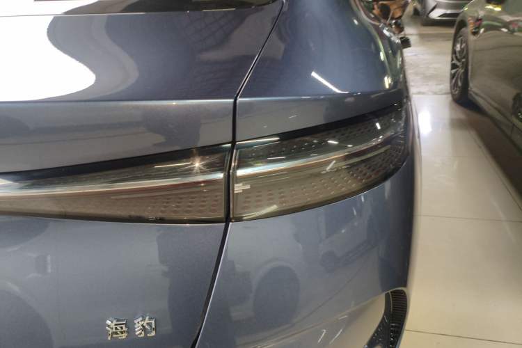 Used BYD Seal 2022 700 km Long-Range Rear-Wheel-Drive Version Right Rear Taillight