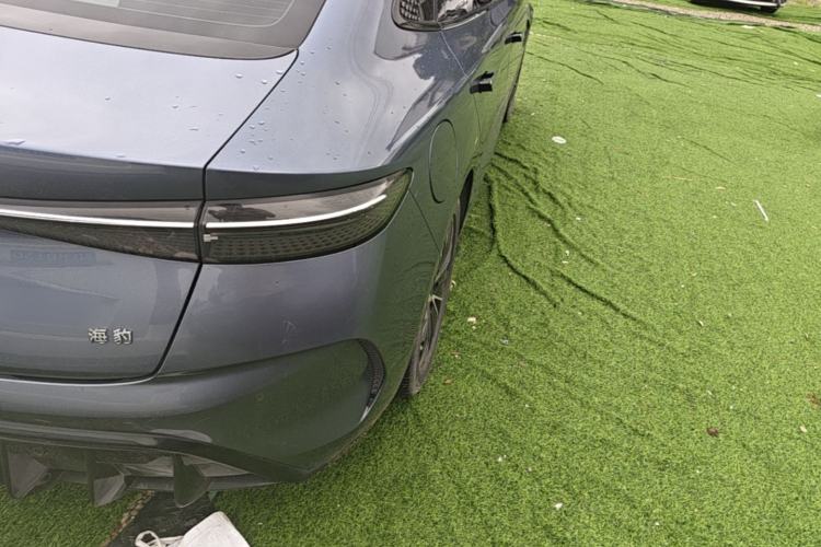 Used BYD Seal 2022 550 km Standard Range Rear-Wheel Drive Elite Version Right Rear Taillight