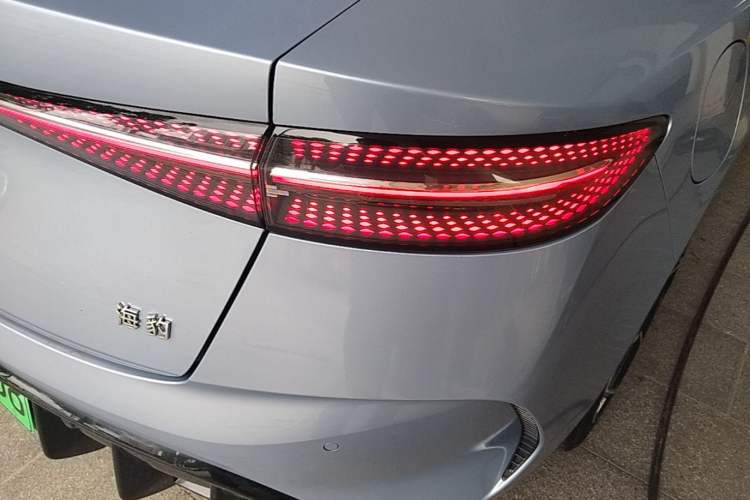 Used BYD Seal 2022 700 km Long-Range Rear-Wheel-Drive Version Right Rear Taillight