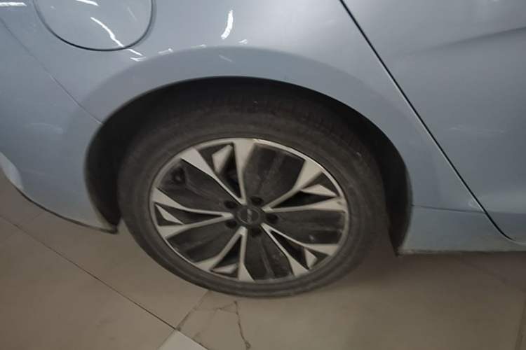 Used BYD Seal 2022 550 km Standard Range Rear-Wheel Drive Prestige Version Right Rear Wheel Hub