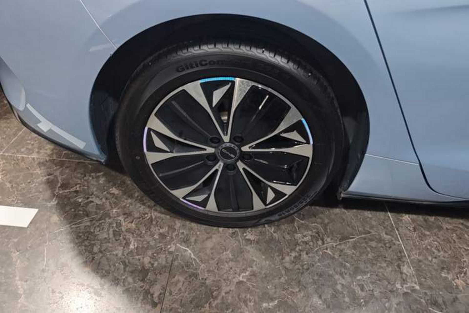 Used BYD Seal 2022 550 km Standard Range Rear-Wheel Drive Elite Version Right Rear Wheel Hub