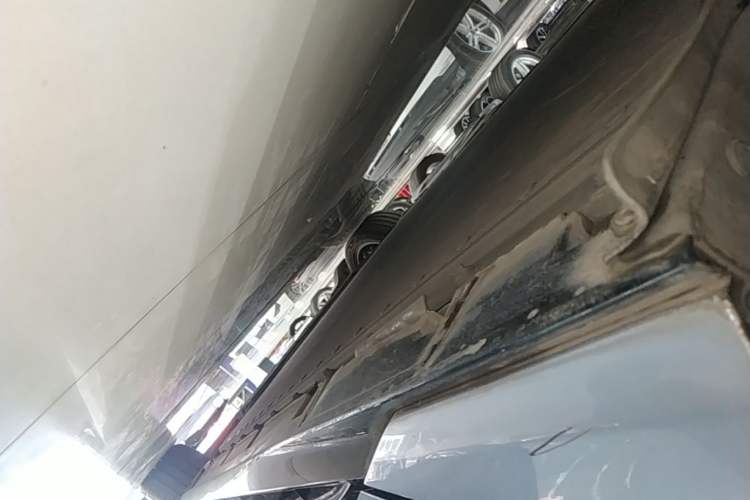 Used BYD Seal 2022 550 km Standard Range Rear-Wheel Drive Prestige Version Right Side Sill