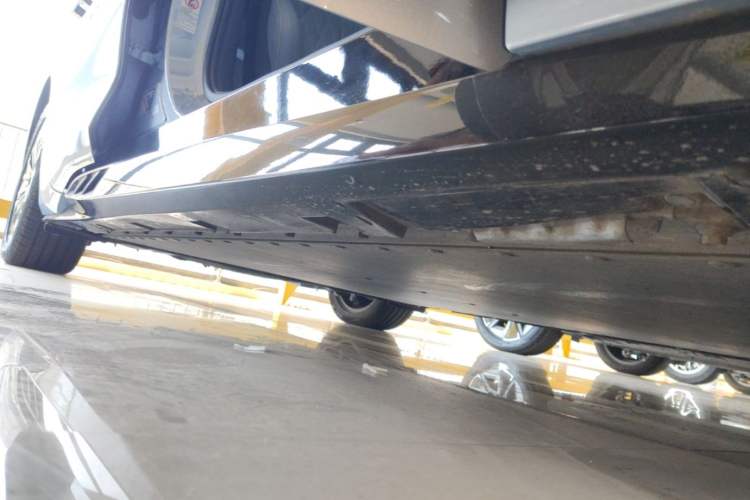 Used BYD Seal 2022 550 km Standard Range Rear-Wheel Drive Prestige Version Right Side Sill