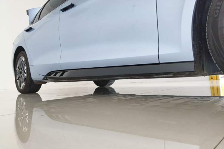 Used BYD Seal 2022 550 km Standard Range Rear-Wheel Drive Prestige Version Right Side Sill