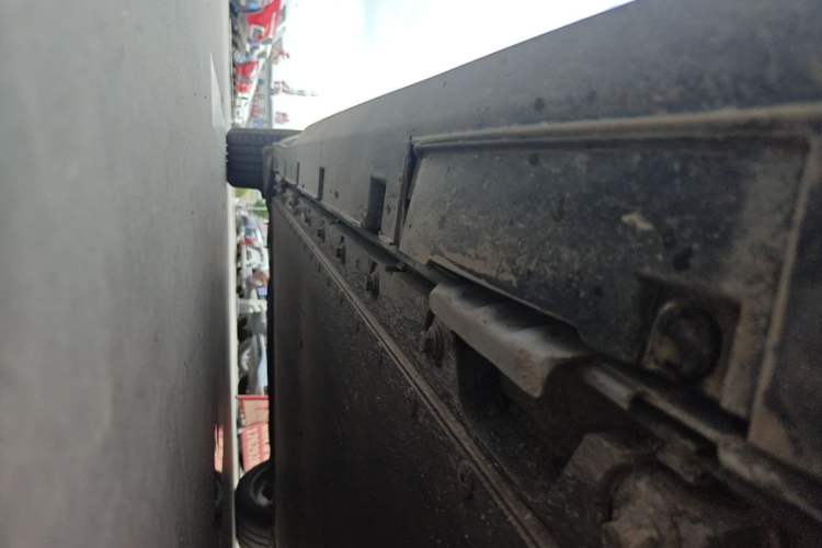Used BYD Seal 2022 700 km Long-Range Rear-Wheel-Drive Version Right Side Sill