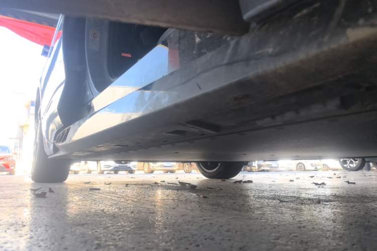Used BYD Seal 2022 700 km Long-Range Rear-Wheel-Drive Version Right Side Sill