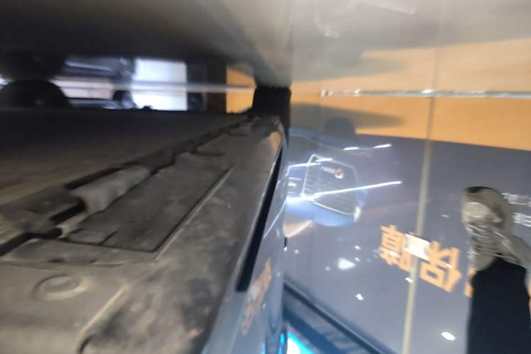 Used BYD Seal 2022 700 km Long-Range Rear-Wheel-Drive Version Right Side Sill