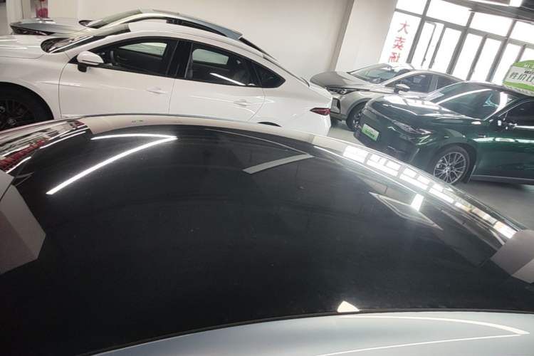 Used BYD Seal 2022 550 km Standard Range Rear-Wheel Drive Elite Version Roof