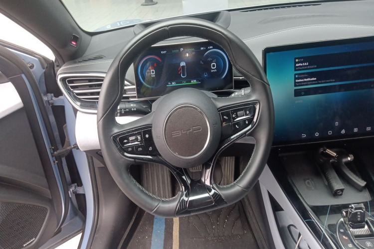 Used BYD Seal 2022 700 km Long-Range Rear-Wheel-Drive Version Steering Wheel