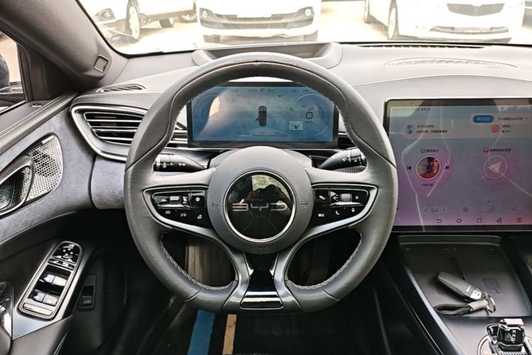 Used BYD Seal 2022 700 km Long-Range Rear-Wheel-Drive Version Steering Wheel
