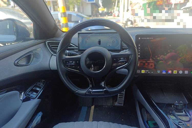 Used BYD Seal 2022 700 km Long-Range Rear-Wheel-Drive Version Steering Wheel